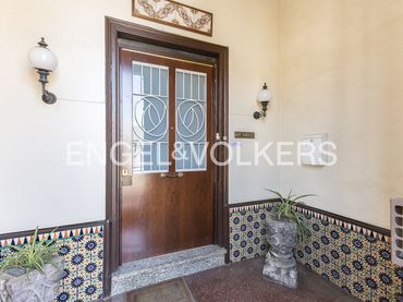 Casa con balcone in vendita a Centre