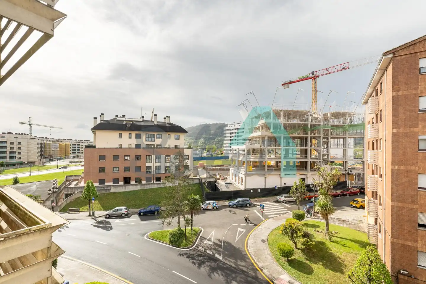 Vista exterior de Pis en venda en Oviedo  amb Calefacció, Parquet i Traster