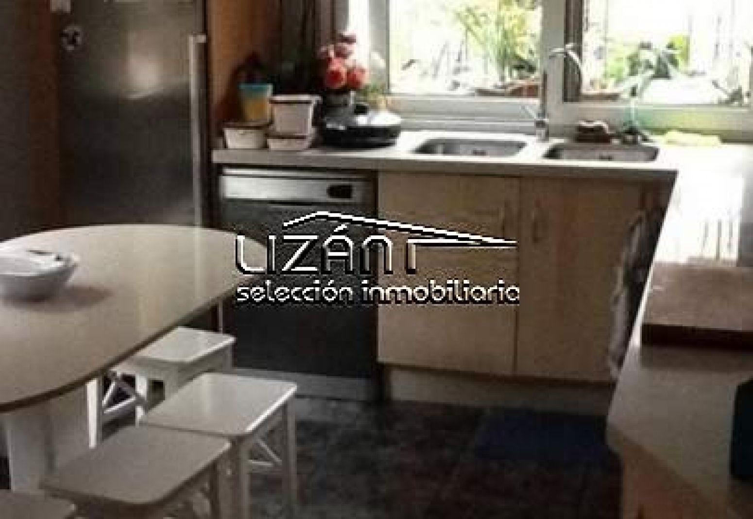 Cocina de Piso en venta en Oviedo  con Calefacción y Parquet