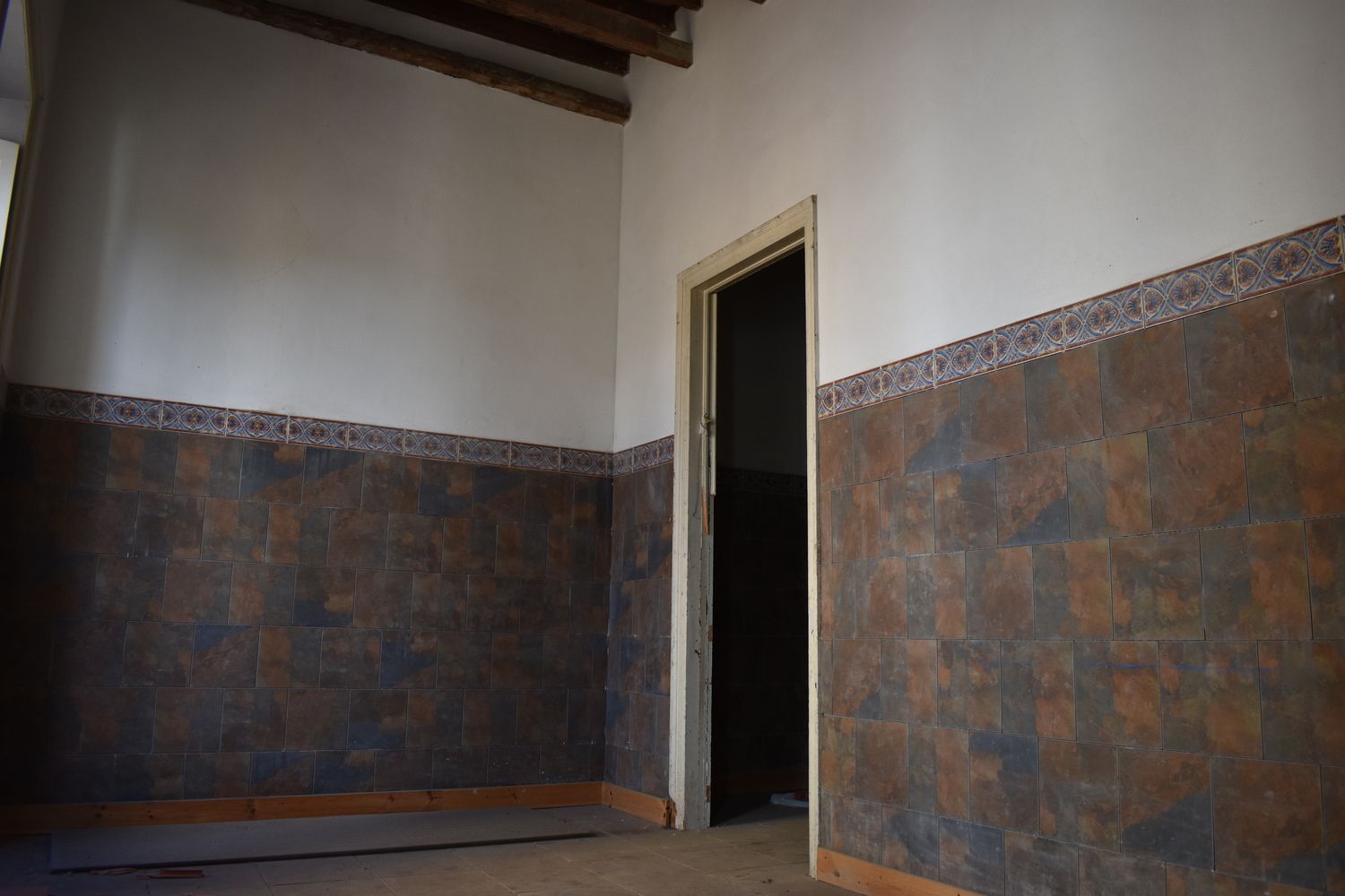 Building for sale in Nicolas Estevanez, Centro