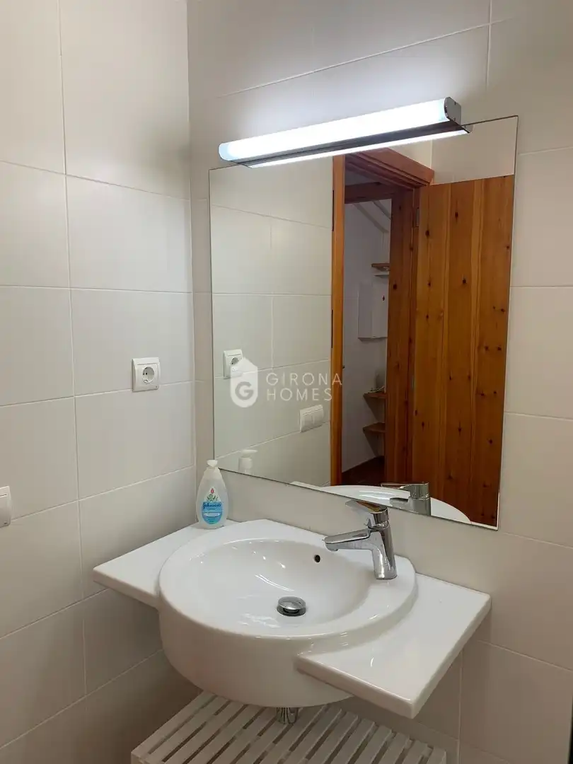 Bathroom of Country homes for rent in Girona  with Air Conditioner, Heating and Private garden