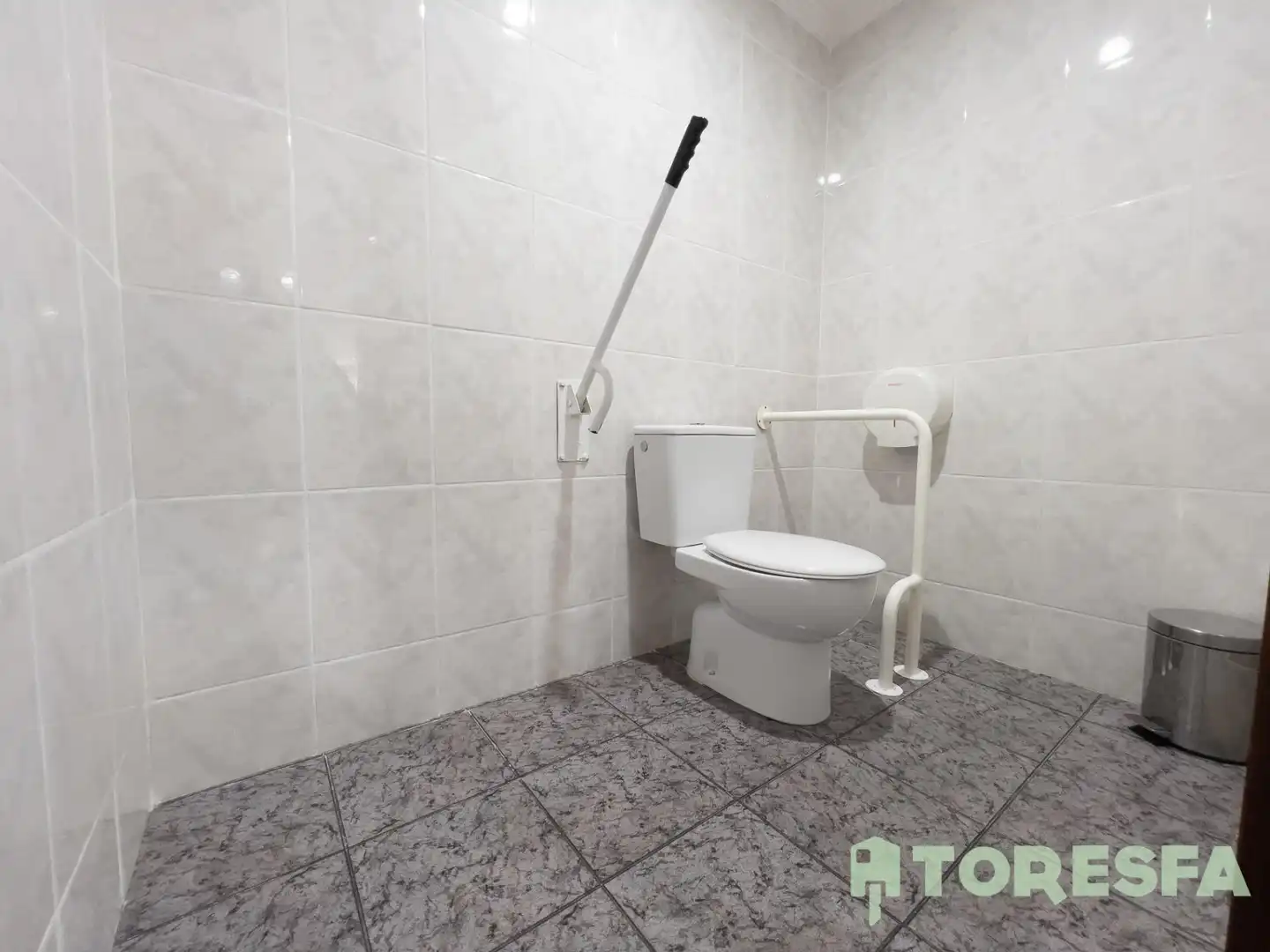 Bathroom of Commercial properties for sale in Mataró