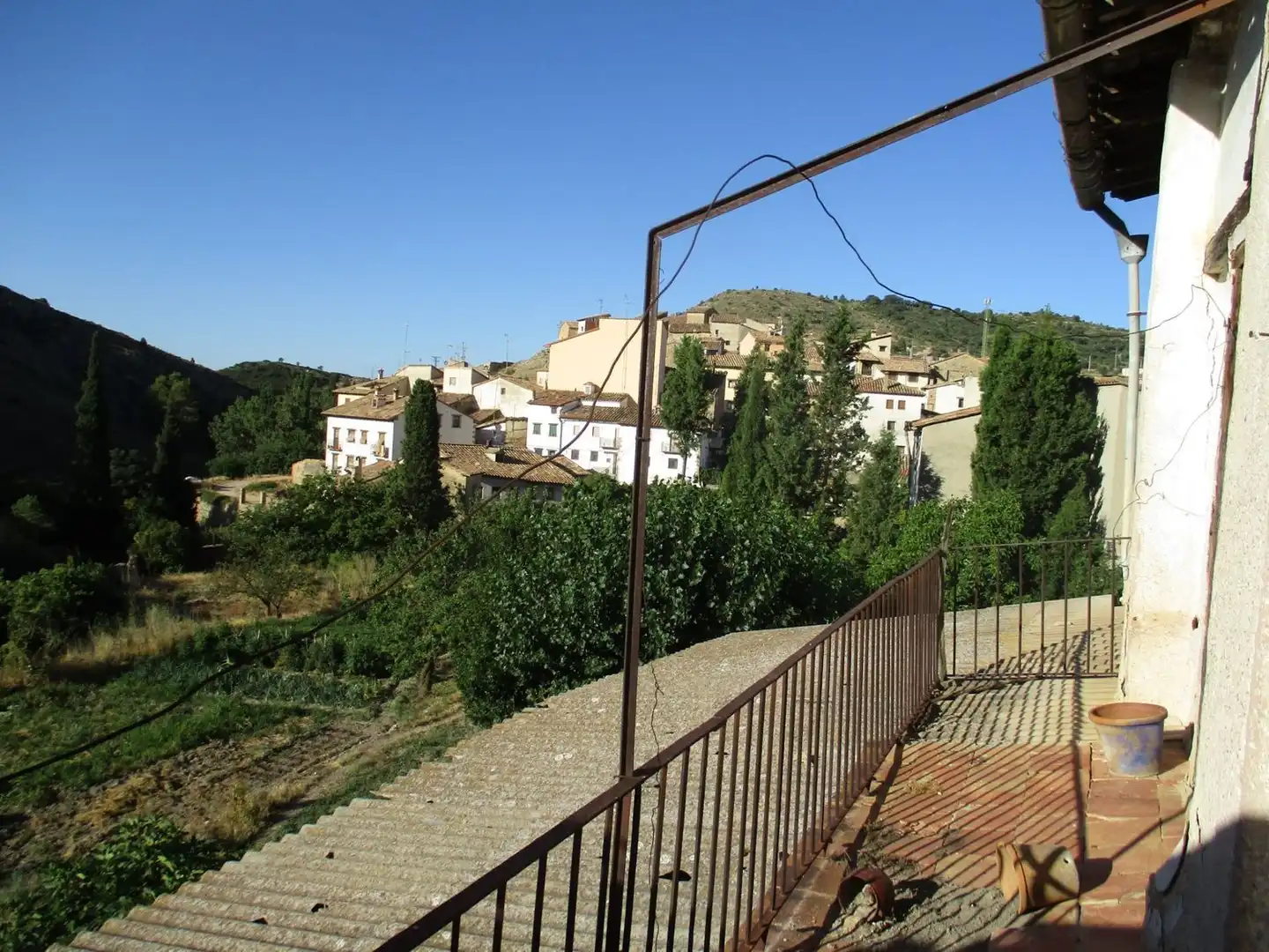 Vista exterior de Casa o chalet en venta en Rubielos de Mora con Jardín privado y Balcón
