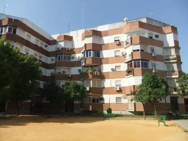 Vista exterior de Piso en venta en Sevilla con Aire acondicionado y Terraza