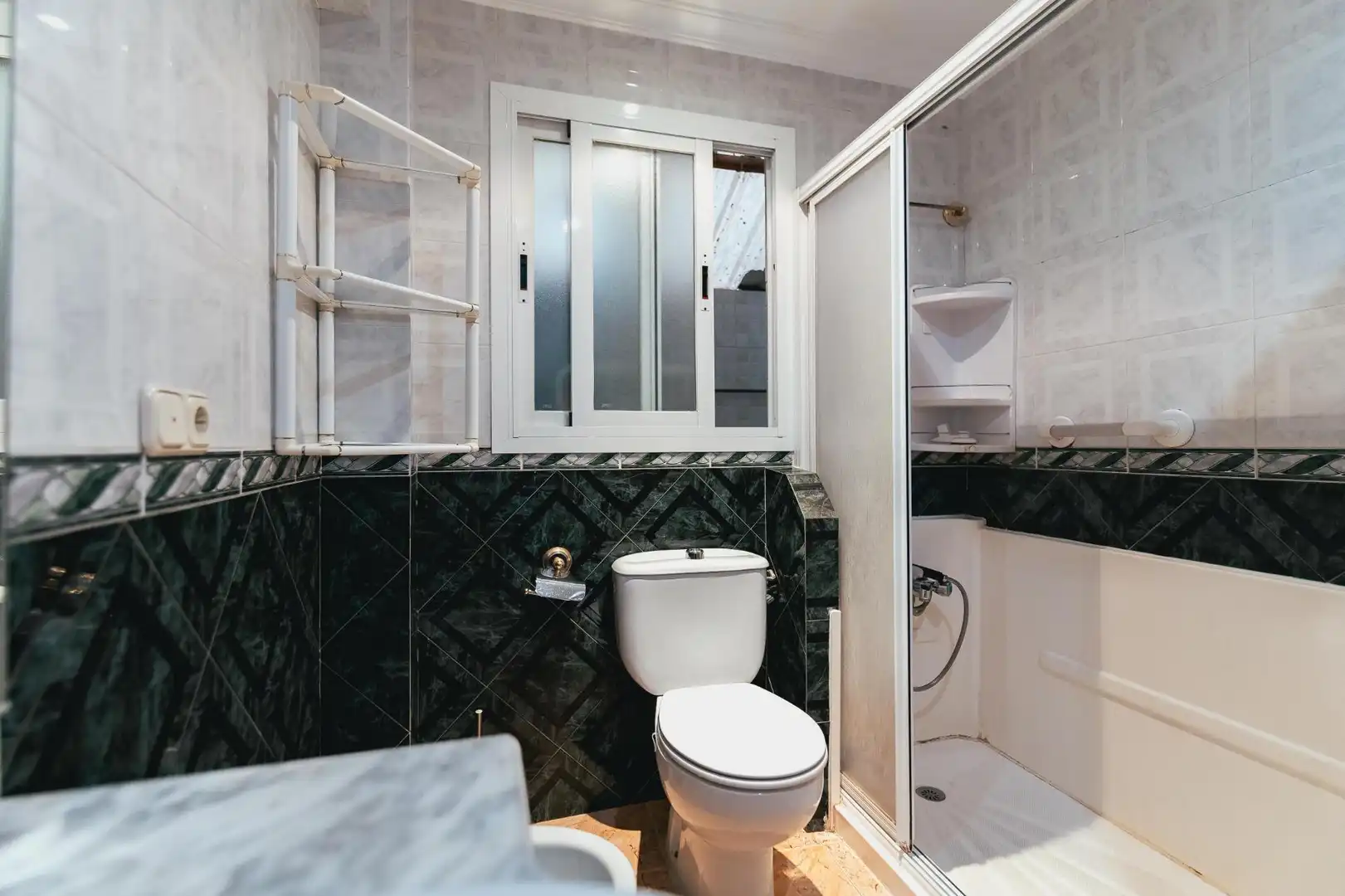 Baño de Piso en venta en Zújar con Aire acondicionado, Calefacción y Terraza