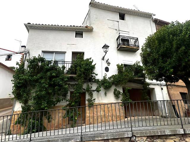 Casa adosada en Venta en Calle Larreria en Cirauqui / Zirauki