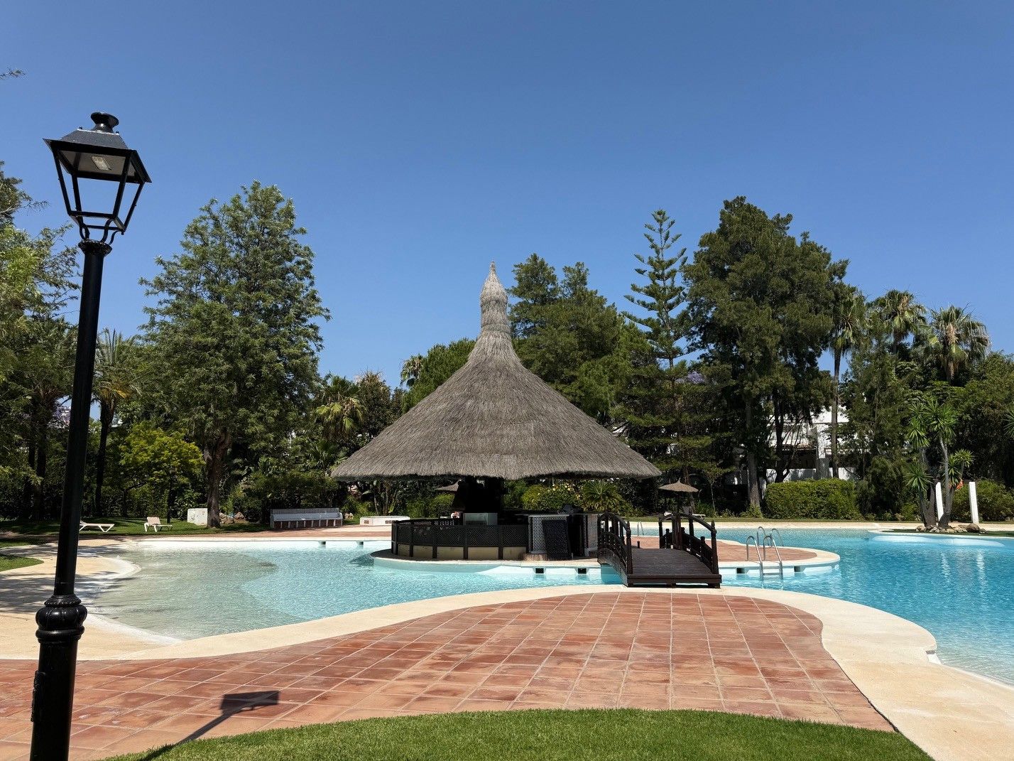 Swimming pool of Planta baja for sale in Estepona  with Air Conditioner, Private garden and Terrace