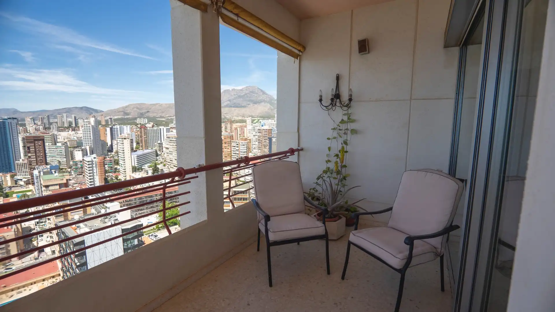 Terrassa de Àtic en venda en Benidorm amb Piscina, Moblat i Jacuzzi
