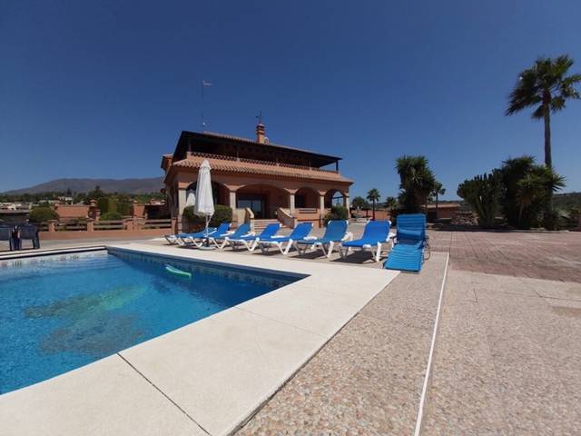 Casa-chalet en Venta en Guadalobón