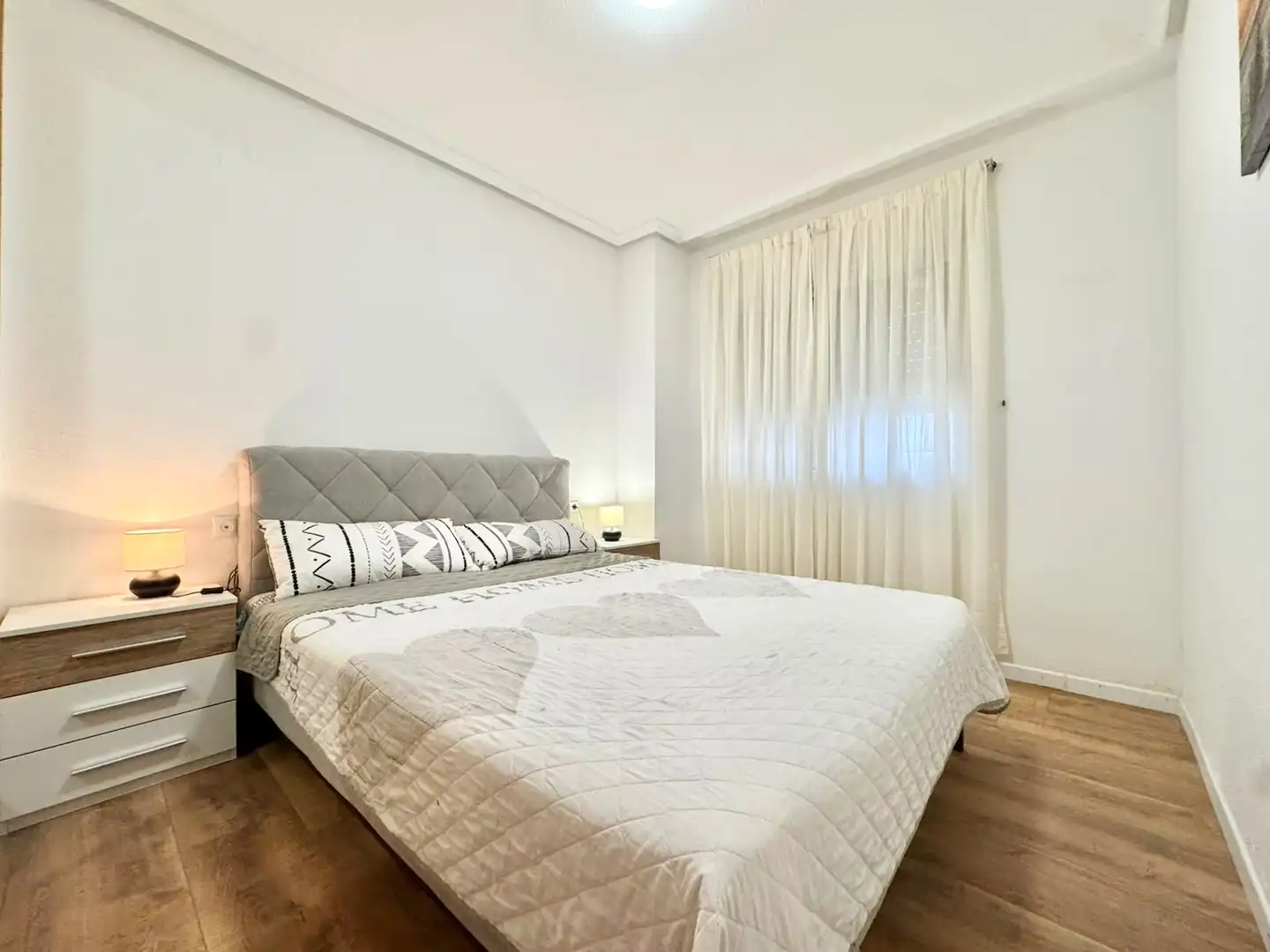 Habitación de Planta baja de alquiler en Torrevieja con Aire acondicionado, Piscina y Amueblado