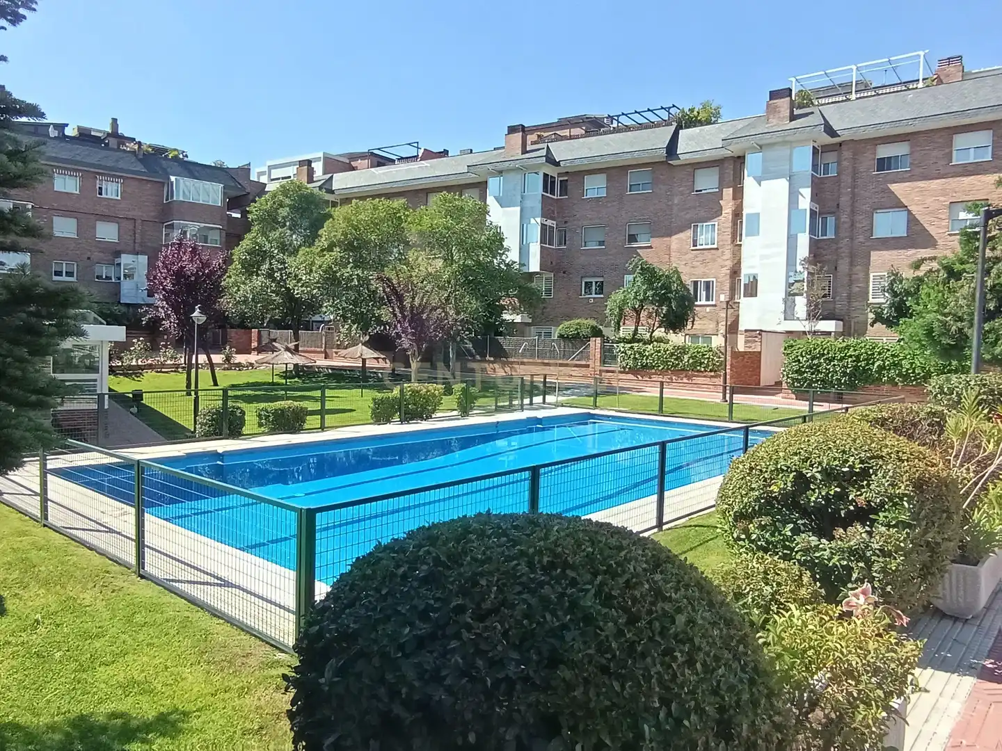 Piscina de Apartamento de alquiler en Majadahonda con Trastero, Horno y Lavadora