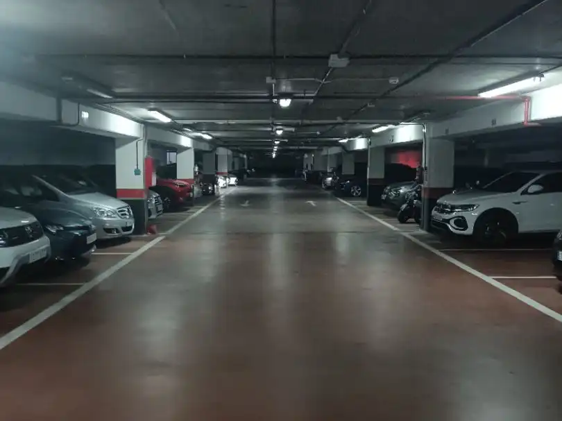 Parkplatz von Garage zur Miete in Madrid