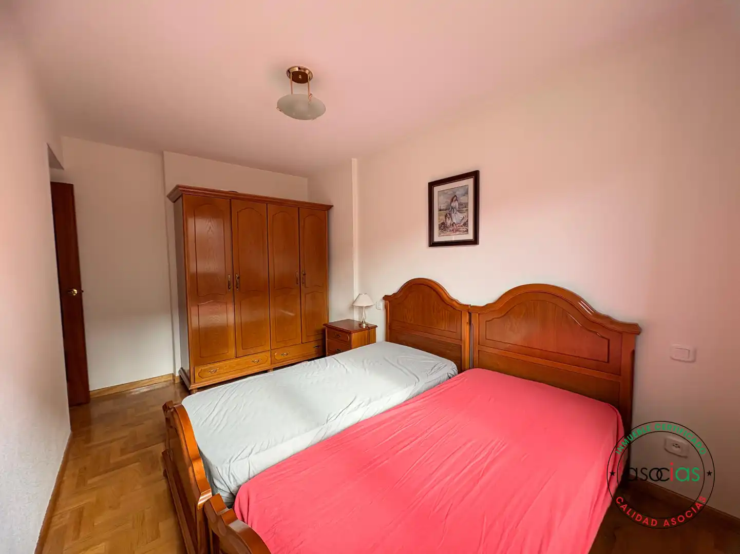 Habitación de Piso en venta en Gijón  con Calefacción, Parquet y Trastero