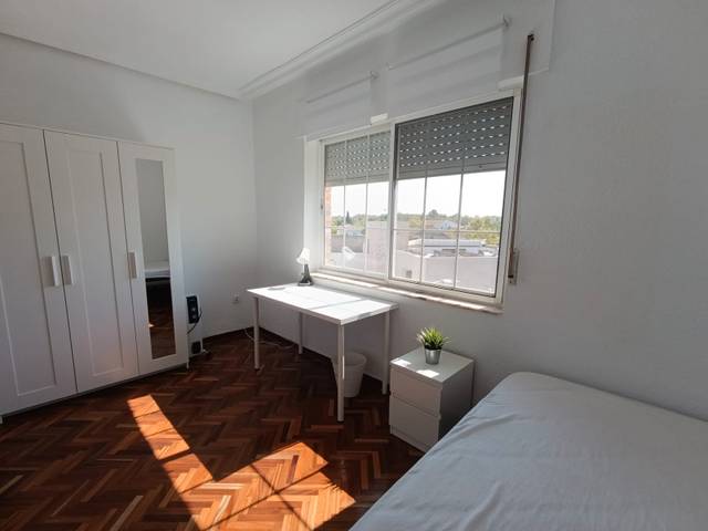 Piso en Alquiler en Calle Camino Viejo de Alarcos en Santa María - Pio XII