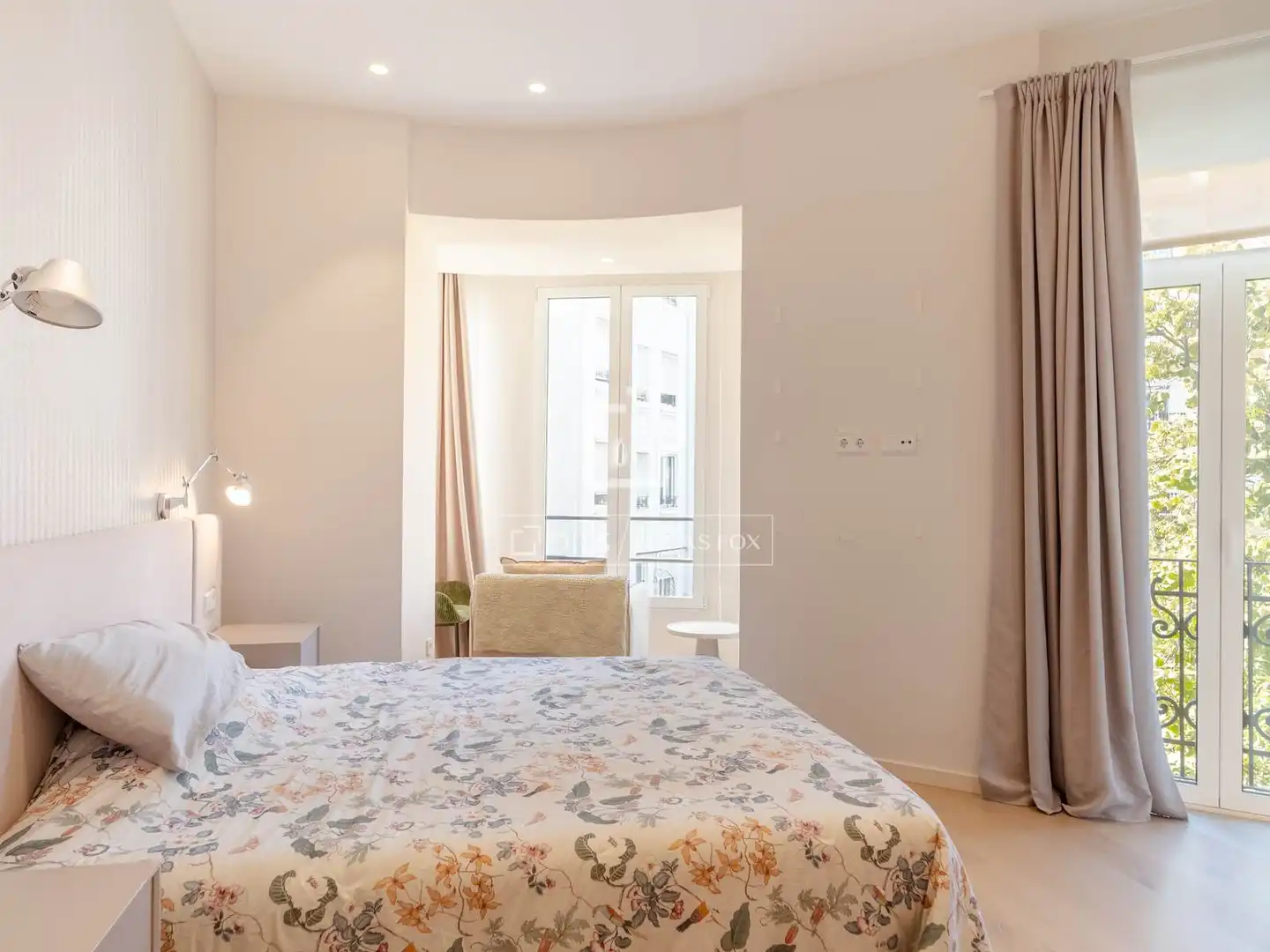Habitación de Piso de alquiler en Valencia con Aire acondicionado, Amueblado y Balcón