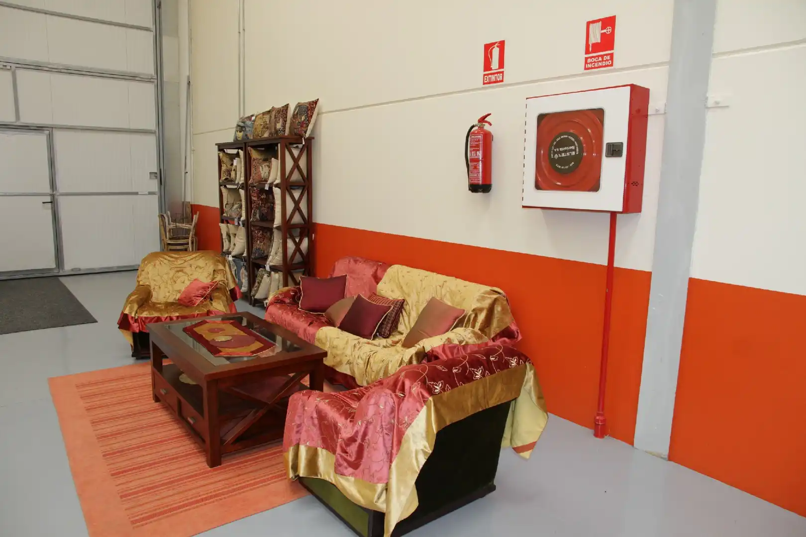 Industrial buildings for sale in Centro