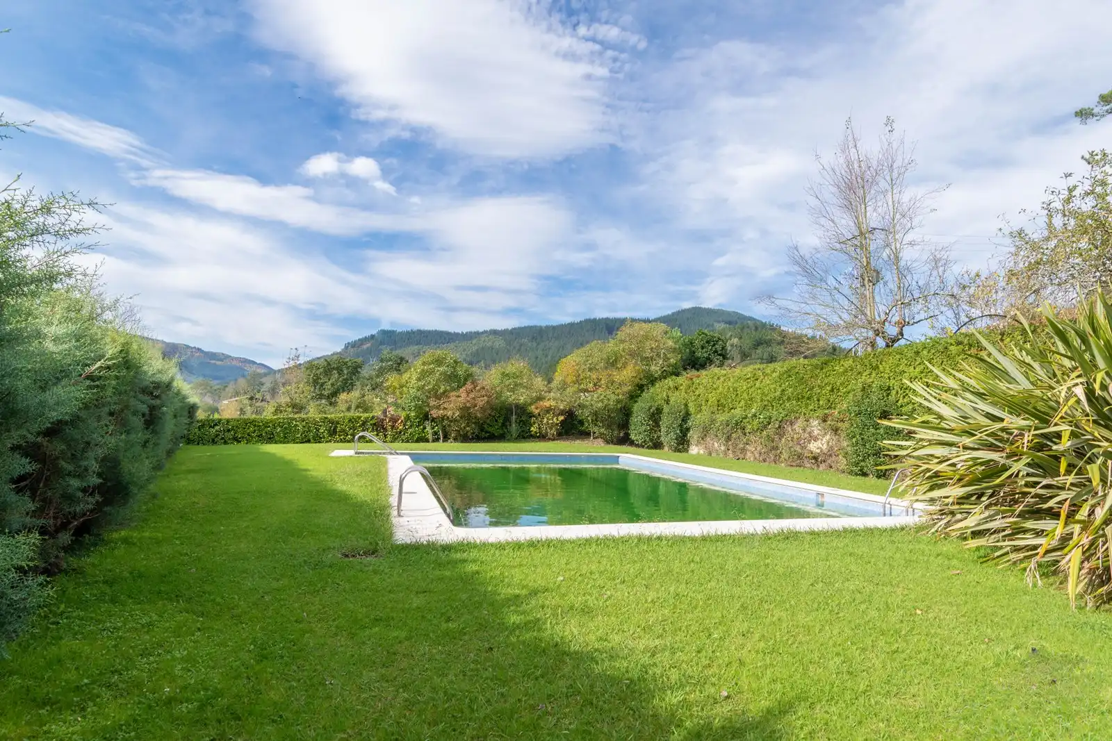 Piscina de Finca rústica en venta en Gordexola con Calefacción, Jardín privado y Terraza