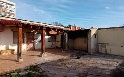 Vista exterior de Casa o xalet en venda en  Valencia Capital amb Jardí privat