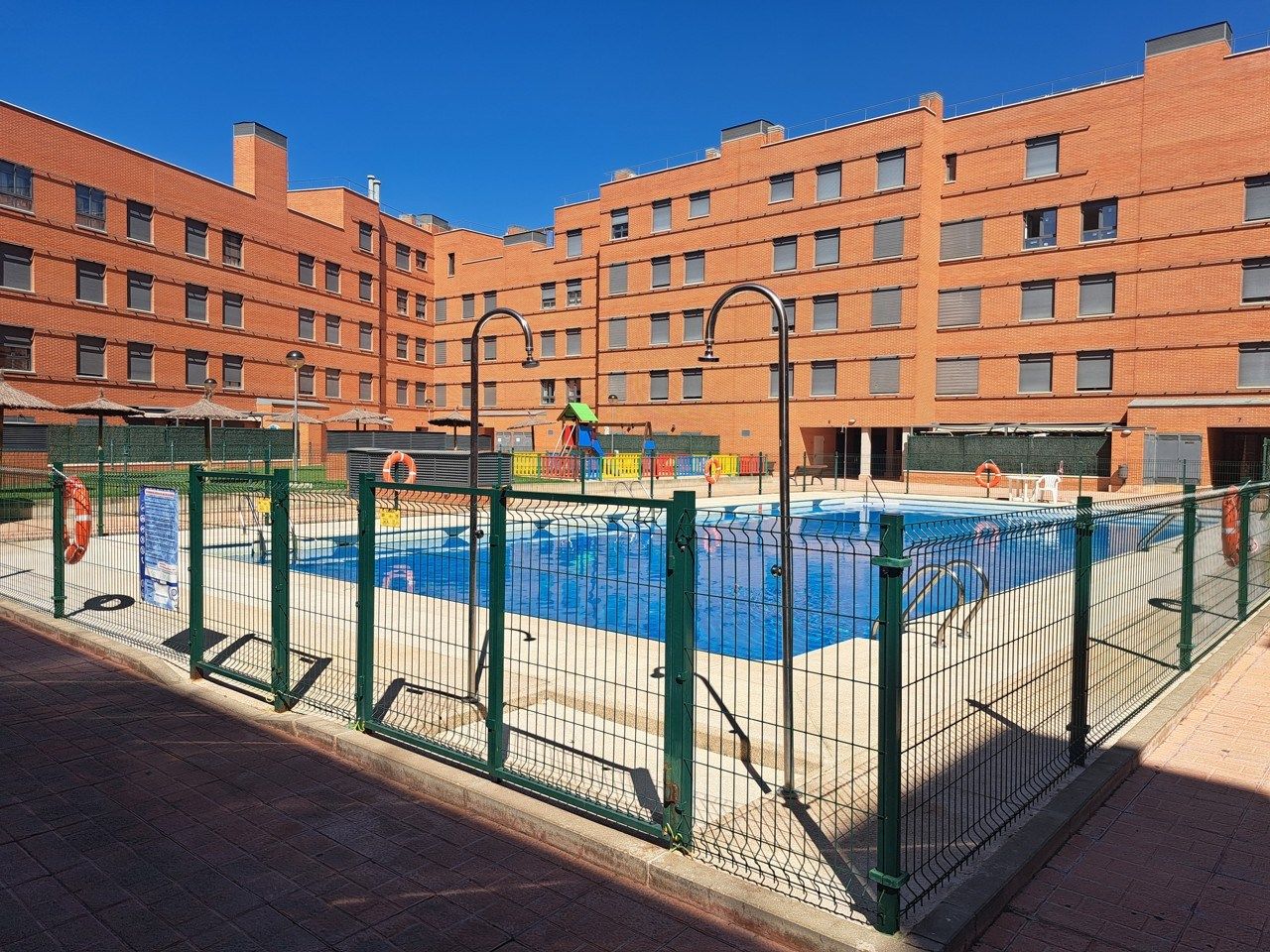 Piscina de Pis de lloguer en Torrejón de Ardoz amb Aire condicionat, Calefacció i Terrassa