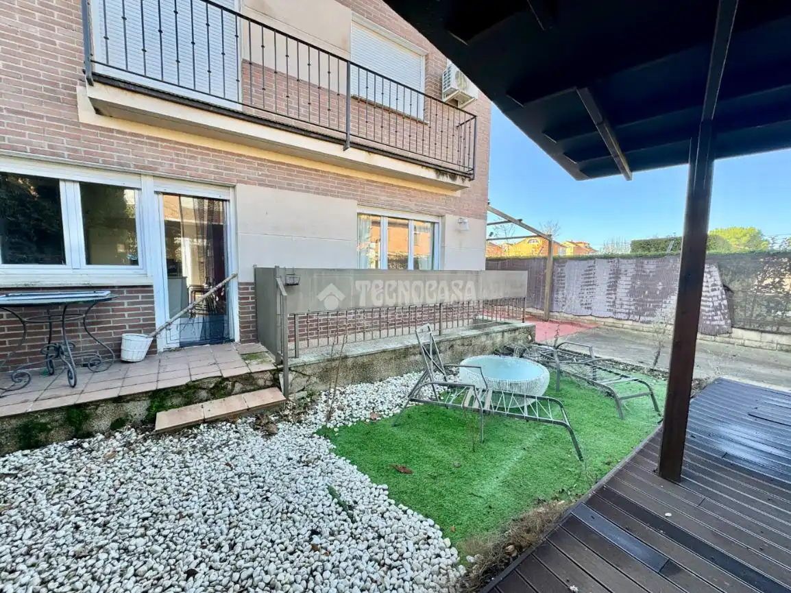 Terraza de Casa adosada en venta en Yunquera de Henares con Aire acondicionado y Calefacción