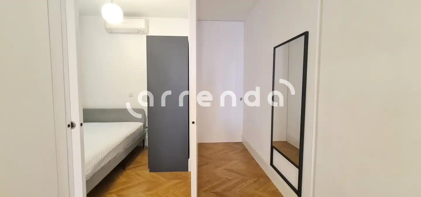 Schlafzimmer von Wohnung zur Miete in Madrid mit Klimaanlage und Möbliert