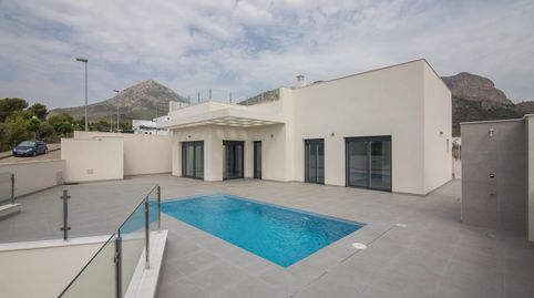 VILLA INDEPENDIENTE DE 3 DORM. DE NUEVA CONSTRUCCIÓN EN POLOP.