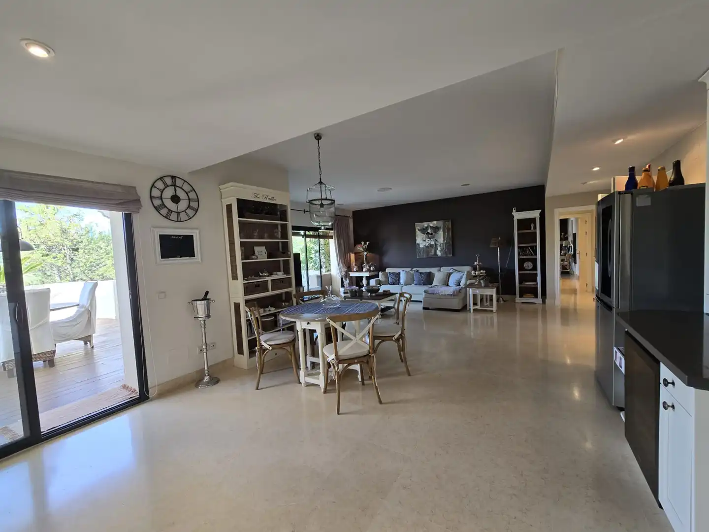 Comedor de Piso en venta en Benahavís con Aire acondicionado, Terraza y Trastero