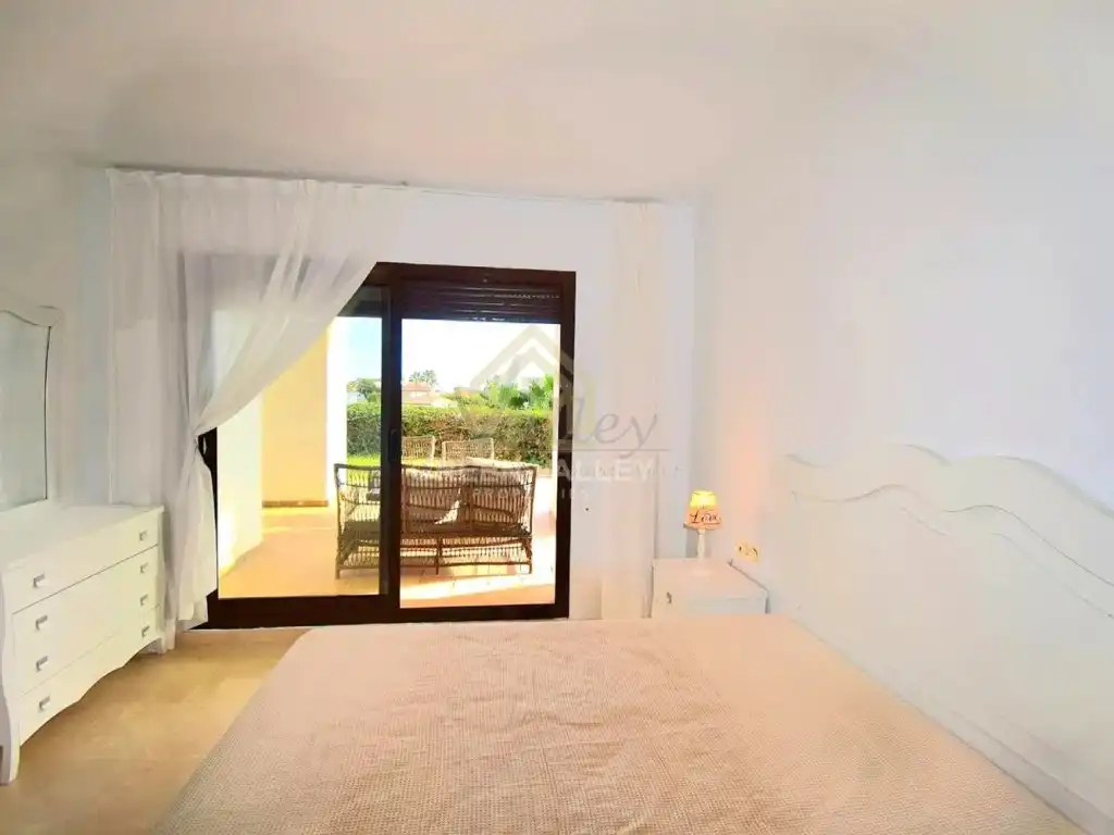 Piso con piscina en venta en La Alcaidesa, imagen 11