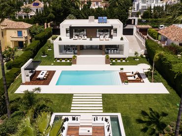 Haus mit Pool zum Verkauf in Nueva Andalucía