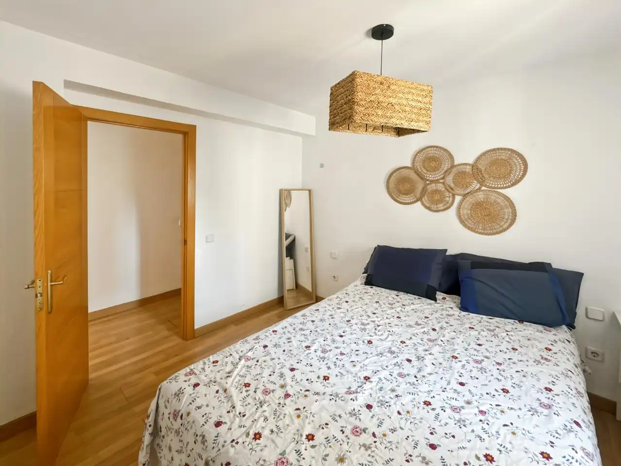 Bedroom of Flat for rent in Madrid  with Air Conditioner, Heating and Terrace