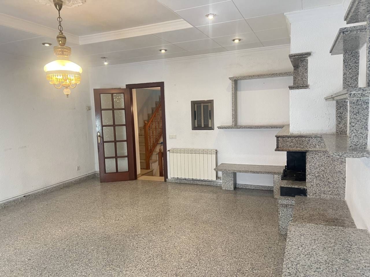 Sala d'estar de Casa adosada en venda en Canovelles amb Calefacció i Terrassa