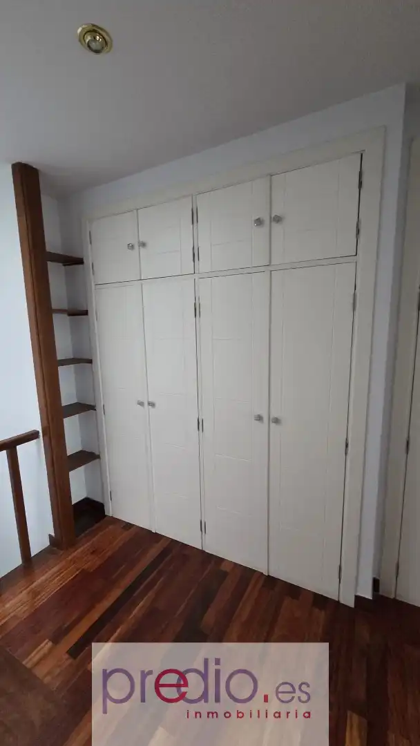 Habitación de Dúplex en venta en Lugo con Calefacción, Trastero y Amueblado