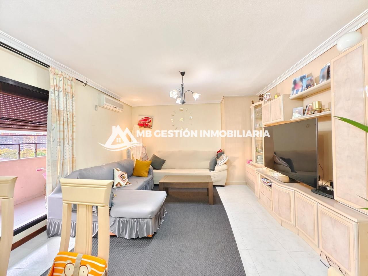 Sala d'estar de Pis en venda en Fuenlabrada amb Aire condicionat, Calefacció i Terrassa