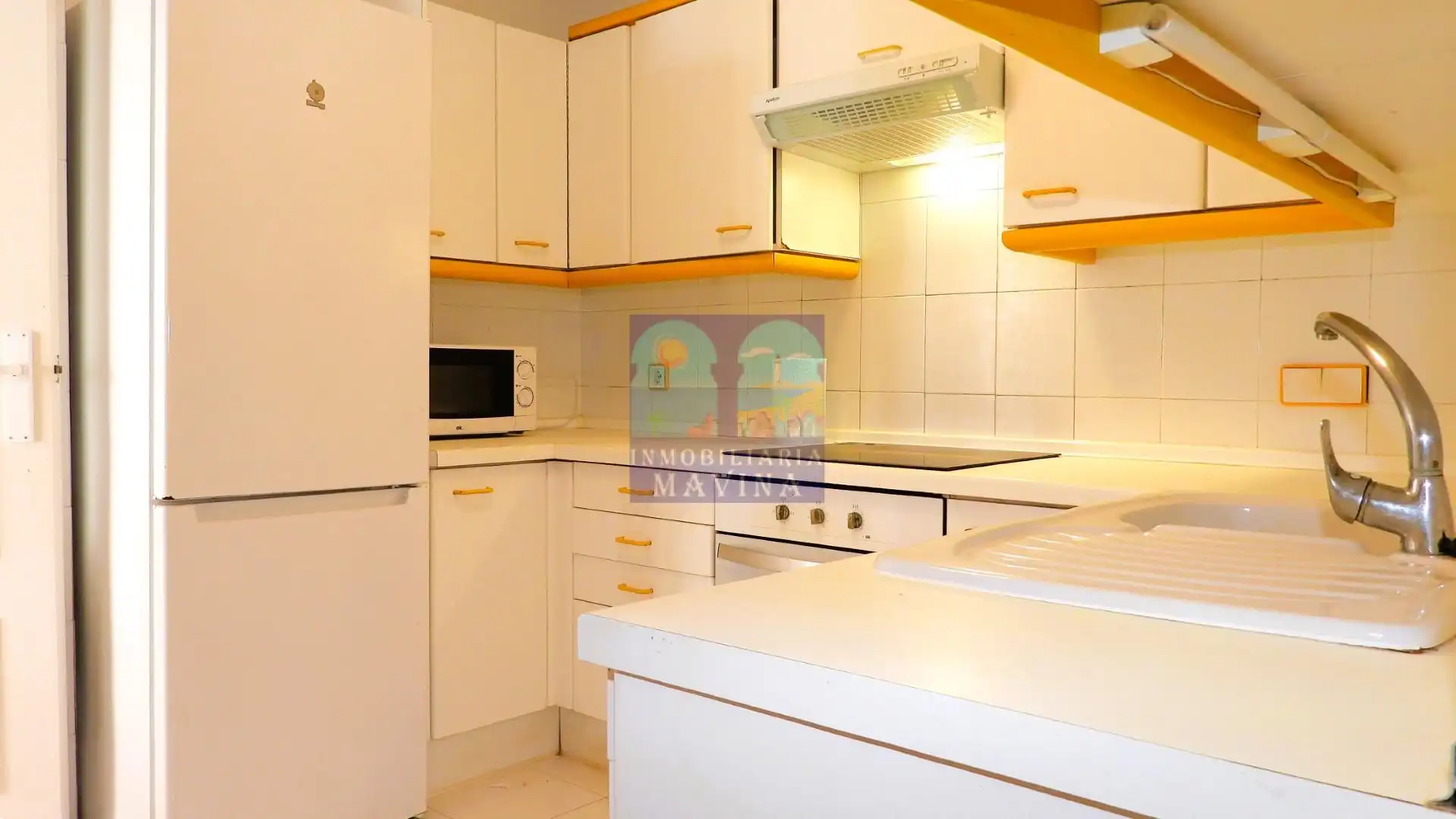 Küche von Einfamilien-Reihenhaus zum Verkauf in La Manga del Mar Menor mit Heizung, Privatgarten und Terrasse