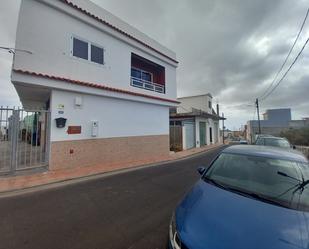 Vista exterior de Casa o xalet en venda en San Miguel de Abona amb Terrassa i Balcó