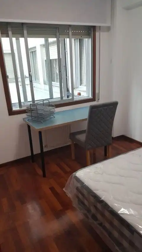 Flat for rent in Paseo de Colón, Campo da Torre - Mollabao