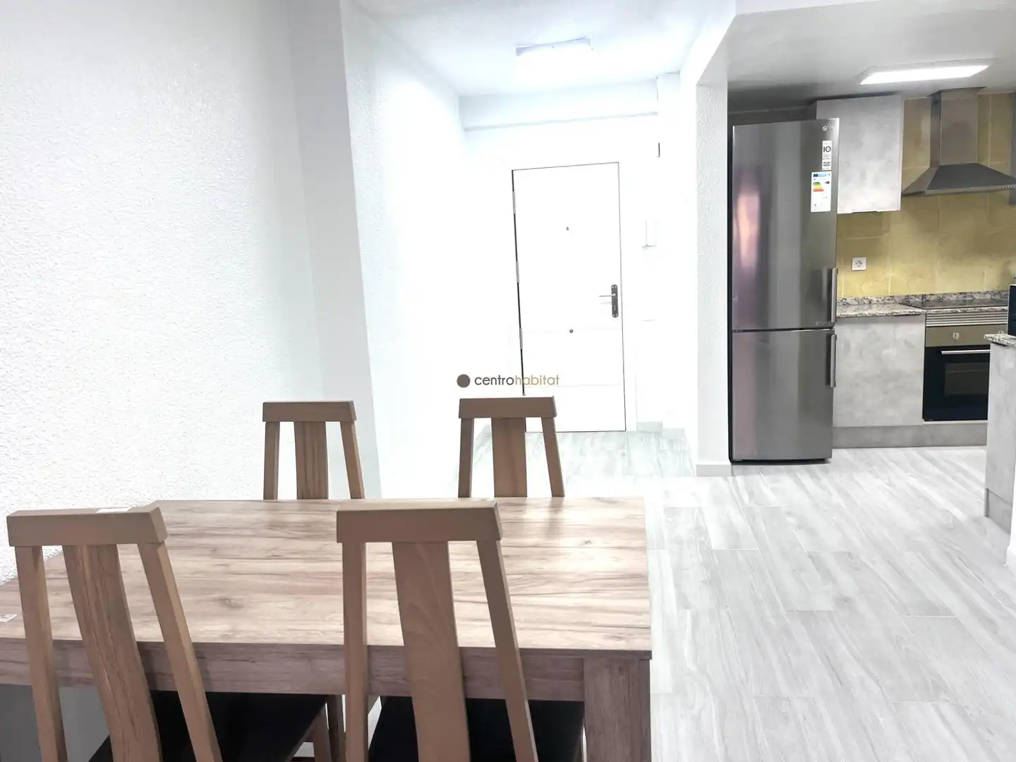 Comedor de Piso de alquiler en Elda con Balcón