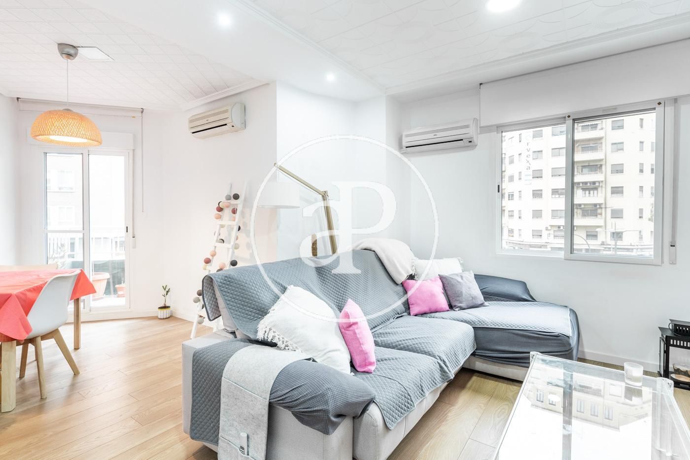 Sala d'estar de Pis de lloguer en  Valencia Capital amb Aire condicionat, Calefacció i Moblat