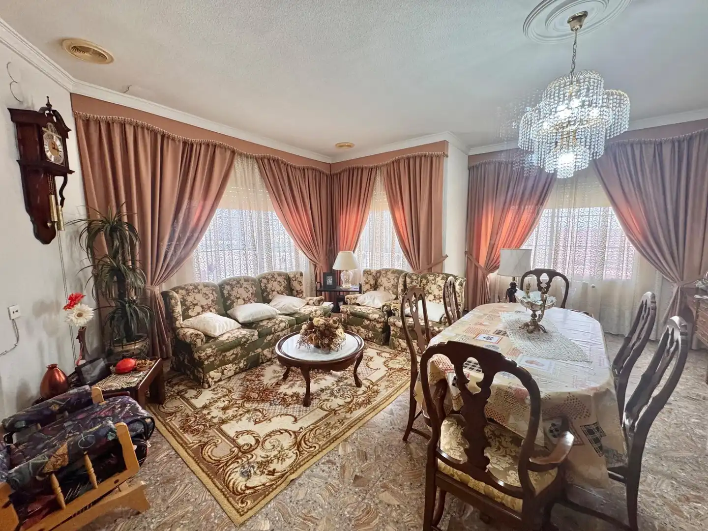 Sala d'estar de Casa o xalet en venda en Orihuela amb Aire condicionat, Calefacció i Jardí privat
