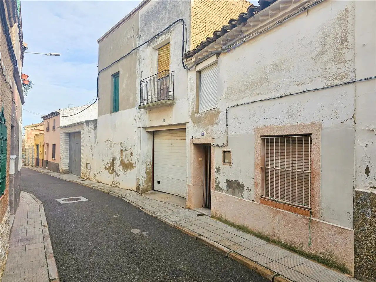 Vista exterior de Casa adosada en venta en Alagón
