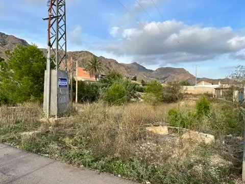 Terreno residencial en venta en Calle Volcan 7