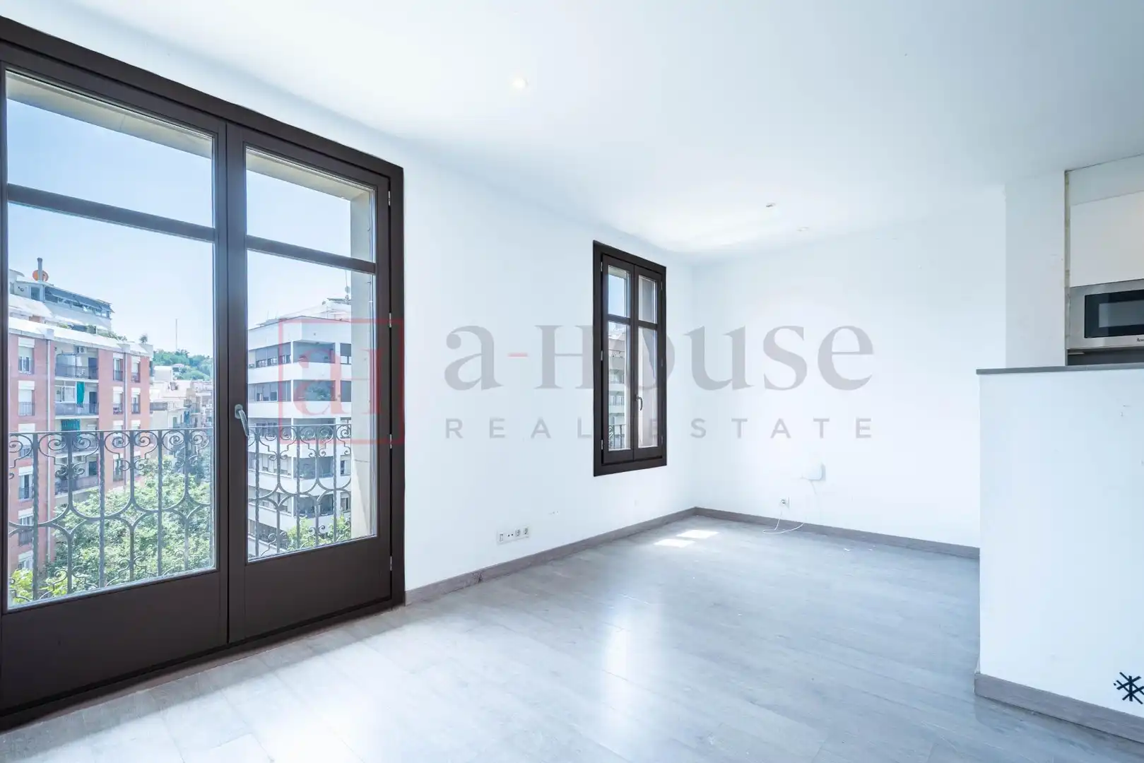 Piso con terraza en venta en Avenida Avinguda Paral·lel