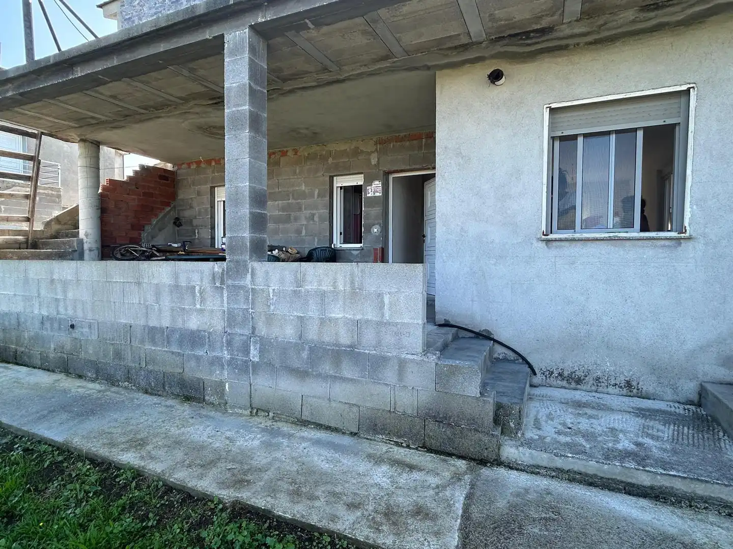 Vista exterior de Casa o xalet en venda en Barreiros amb Terrassa i Traster