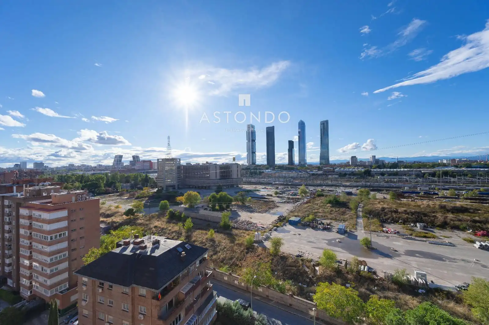 Vista exterior de Piso de alquiler en Madrid con Aire acondicionado, Calefacción y Piscina