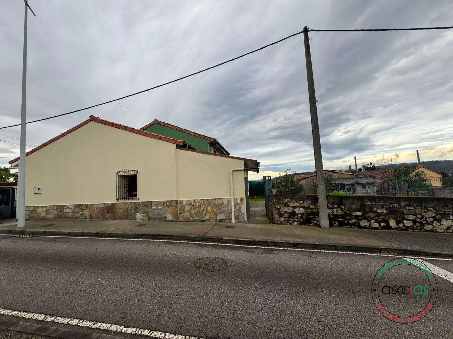 Vista exterior de Casa adosada en venta en Gijón  con Calefacción y Jardín privado