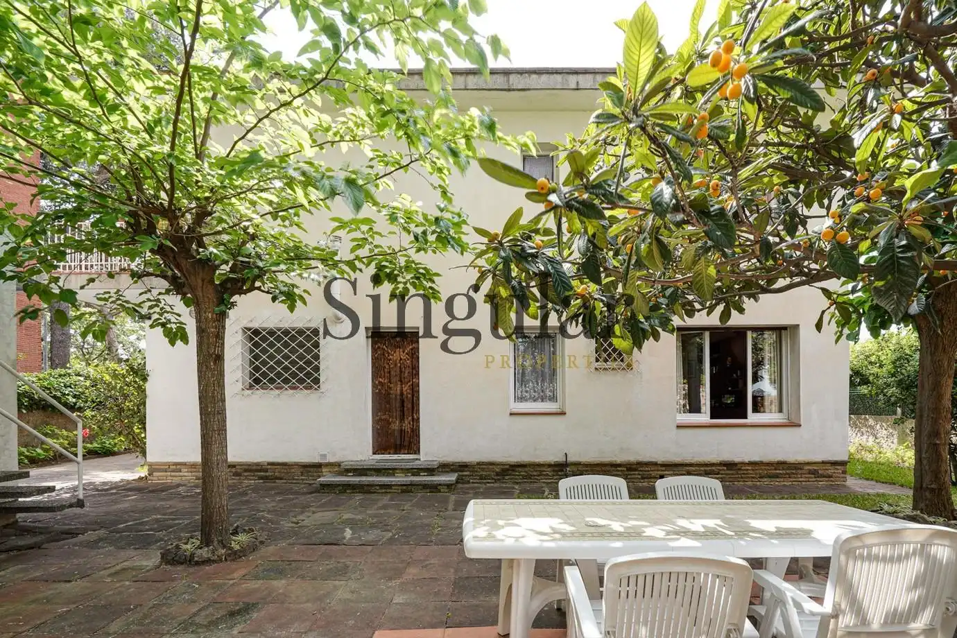 Vista exterior de Casa o xalet en venda en Castelldefels amb Jardí privat i Terrassa