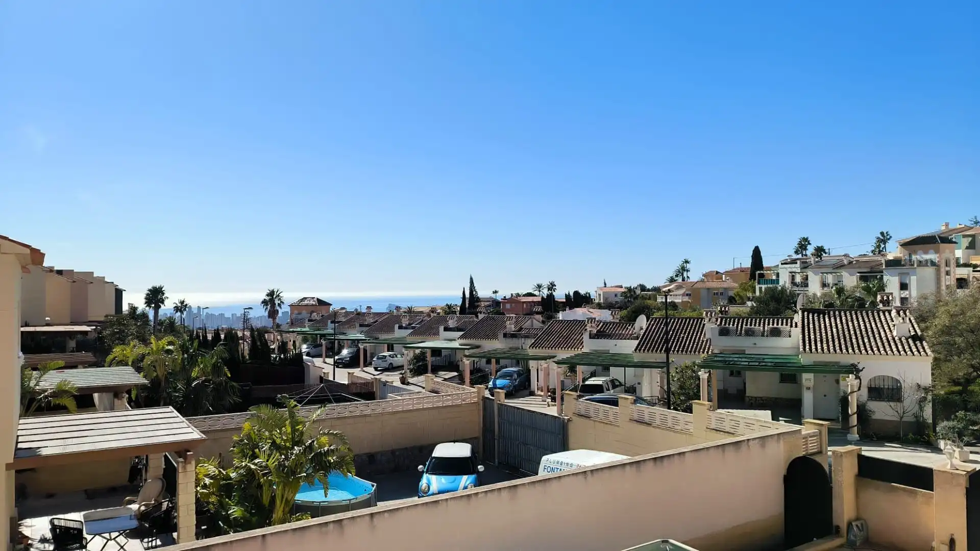 Vista exterior de Casa o xalet en venda en La Nucia amb Aire condicionat, Calefacció i Jardí privat