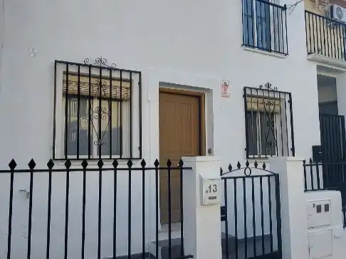 Adossat amb piscina en venda a los lechines 13
