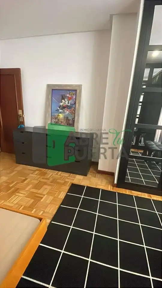 Piso en venta en Ourense Capital  con Calefacción, Terraza y Amueblado