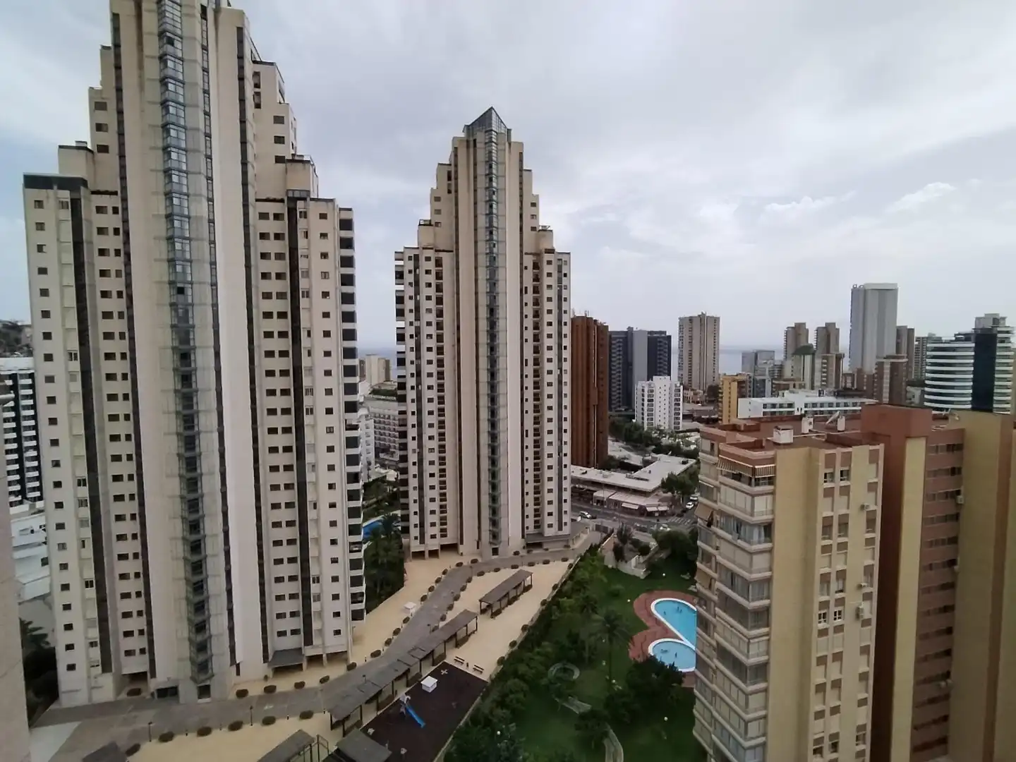 Exterior view of Apartments for sale in Benidorm  with Air Conditioner, Private garden and Storage room